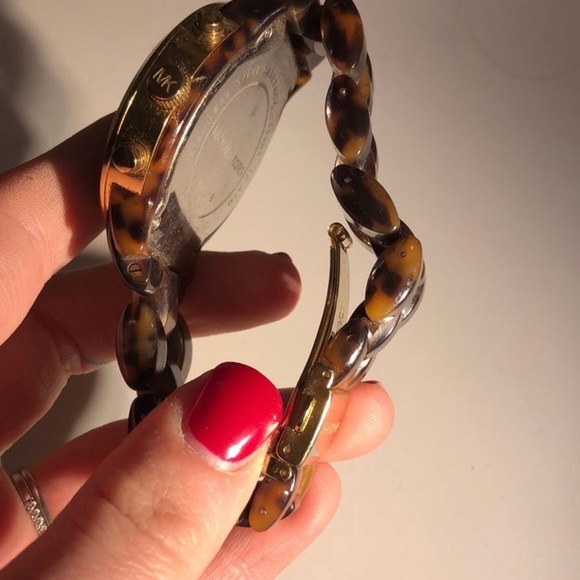 Michael Kors Gold & Tortoiseshell Watch (working) - Picture 6 of 8